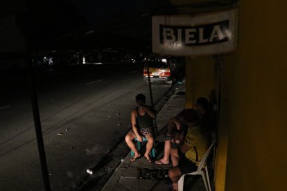 En el Cristo del Consuelo los vecinos se instalaron en la calle a beber durante la ley seca.