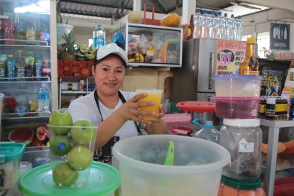 Johanna Cedillo 'camella' en el mercado Oeste de Guayaquil.