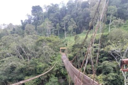 El puente San Juan no habría resistido el paso del vehículo con los pasajeros.