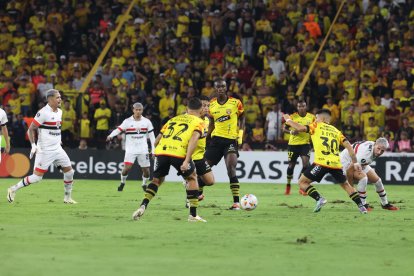 Barcelona suma 2 puntos en el grupo B de la Copa Libertadores.