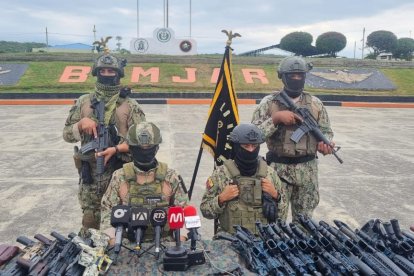 Las Fuerzas Armadas brindaron una rueda de prensa.