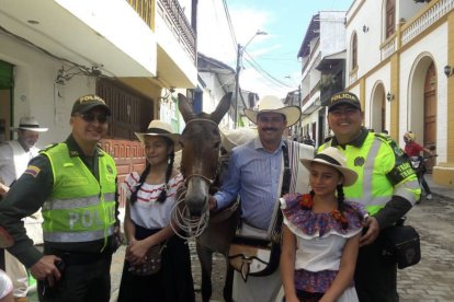 Carlos Castañeda en la representación de Juan Valdez, compartía alñegremente con todos, era como un embajador del café colombiano.