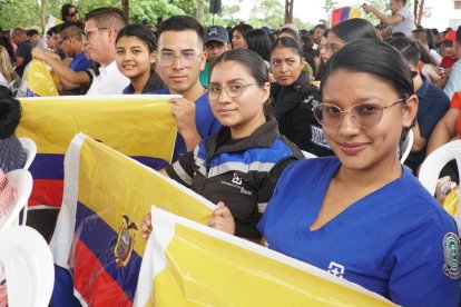 Un grupo de estudiantes durante la presentación de las becas Globo Común, que ofrecen entidades privadas y gobiernos extranjeros y canaliza la Senescyt.
