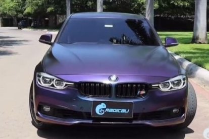 El vehículo que Landy Párraga ostentaba en redes sociales y en el que era vista en Quevedo, según fuentes.