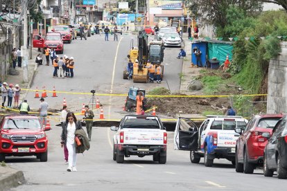 El paso vehicular está cerrado, al menos por 48 horas más.