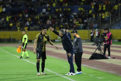 Ariel Holan se estrenó como DT de Barcelona.