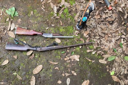 Unas de las armas decomisadas en la recuperación del comerciante.