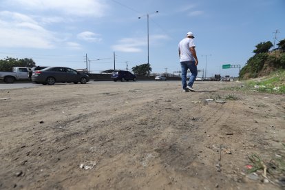 En el sitio del hallazgo, había huellas de arrastre y de las llantas del carro.