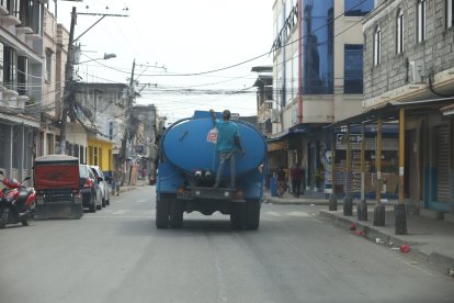 Las organizaciones terroristas extorsionan a los tanqueros.