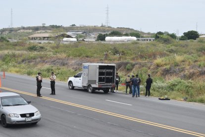 Los dos cuerpos junto a la vía fueron vistos por conductores.