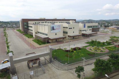La mujer y la menor fueron llevadas al hospital del Guasmo.