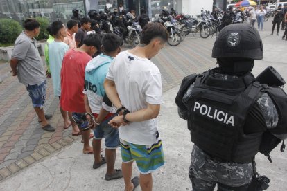 Algunos detenidos resultaron del operativo.