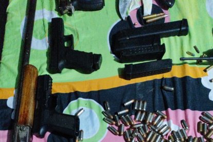 Las armas que se encontraron en la intervención.