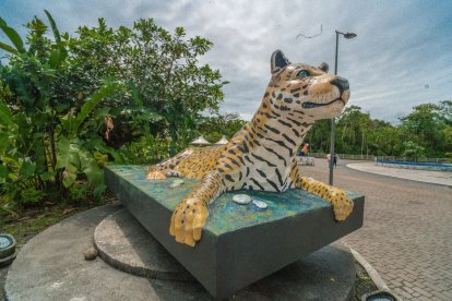 En la segunda etapa del Malecón Boayaku Puyo hay monumentos de la fauna nativa de la Amazonía, uno de los sitios turísticos.