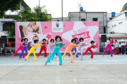 Los alumnos realizaron presentaciones que arrancaron aplausos y sonrisas de sus mamis.