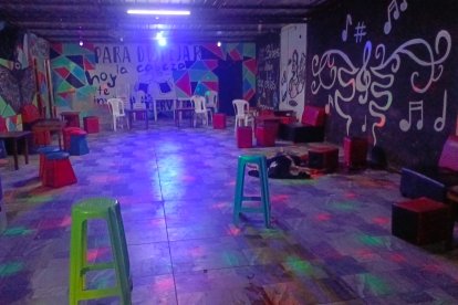 La otra parte de asesinados quedó adentro del bar. Eran dos mujeres.