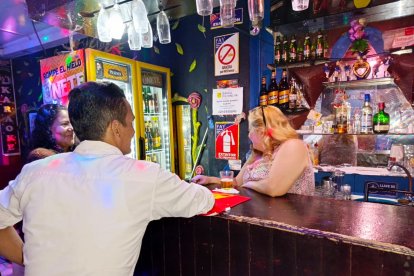 La mujer asegura que ella no solo trabaja por sus hijos sino para su fiel clientela.