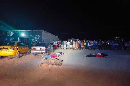 Los fallecidos fueron divididos en ‘grupos’ para ser asesinados. Unos quedaron afuera del bar y otras dos, adentro.