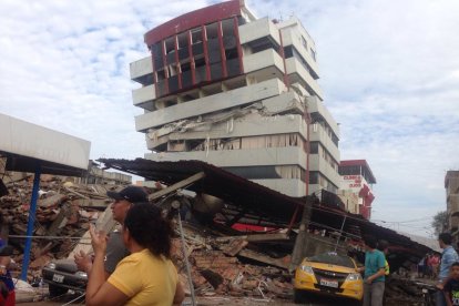 Esta investigación por peculado surge tras el análisis a los fondos que debían ser utilizados en la reconstrucción de Manabí tras el terremoto de 2016.