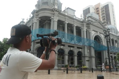 El proceso de contratación que subió el Municipio al Sercop consiste en que el noticiero digital difunda sus obras, servicios y campañas. Referencia.