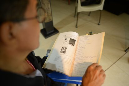 Tiene como  meta compartir 60 canciones originales. La forma de transmitirlas es un reto.