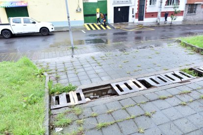 Hay algunos sumideros que también registran afectación.