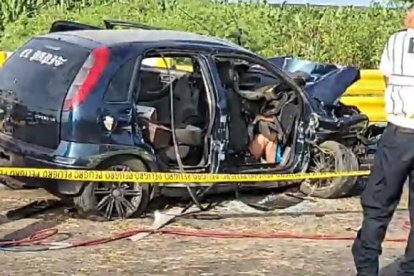 Personal de la Comisión de Tránsito indaga las causas de la tragedia.