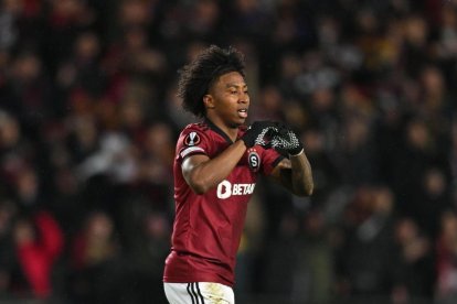 Ángelo Preciado se ganó el cariño de los hinchas de Sparta Praga con buenas actuaciones.