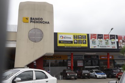 En el lugar se alojan distintos centros bancarios