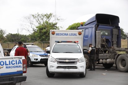 El cuerpo fue retirado del sitio en una unidad de Medicina Legal.