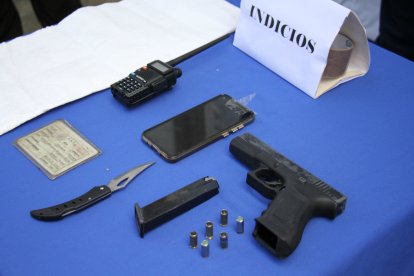 Esta estos son los objetos que tenían los sospechosos.