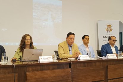 El sorteo público de oferentes contó con la presencia del alcalde de Cuenca, Cristian Zamora, quién explicó detalles de la obra.