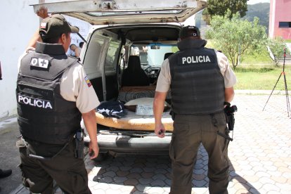 Dentro de la furgoneta en la que iban los sospechosos estaba adaptado como para llevar a una víctima.