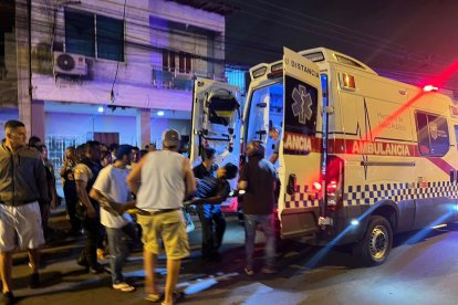 Los heridos fueron llevados hasta una casa de salud.