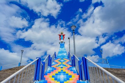 Paso a paso se llega a la cima en el mirador.