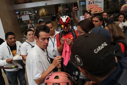 El ciclista colombiano del Education EasyPost lamentó que Ecuador esté pasando por este momento.