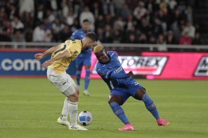 Liga de Quito va ganando 1-0 a Universidad Católica.