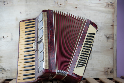 El acordeón, instrumento base del vallenato.