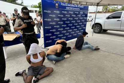 Los sospechosos investigados por el ataque a balas, durante la misa en la playa.