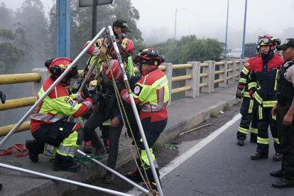 El equipo de ayuda se instaló en el puente de Gualo, el cual se cerró durante dos horas.