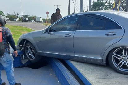 Así quedó el vehículo en el que, al parecer, se movilizaba Miller Bolaños.