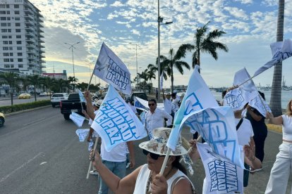 Ciudadanos piden paz en Manta.