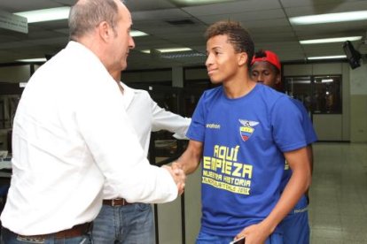 En el 2015, Arques recibió en las instalaciones de Granasa a varios seleccionados juveniles de fútbol, entre ellos Byron Castillo.