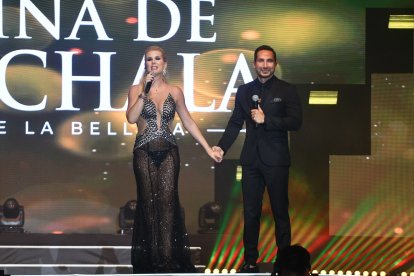 Carolina Jaume lució un vestido con transparencias.