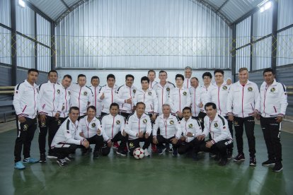 Gerardo Morán (c) fue el gestor del grupo ‘Los más queridos’.