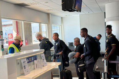 Delfín SC viajó a Brasil.