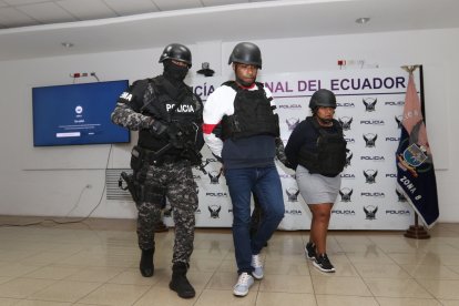 Julio Alberto Martínez Alcívar, alias Negro Tulio, y a su esposa, Alexandra Germania Estrada Aquiño, apodada la Jefa, fueron localizados en Panamá.