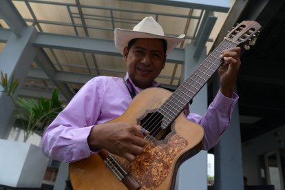 El grupo Los Compadres compuso una canción para el lanzamiento de la película.