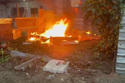 La vivienda fue quemada.