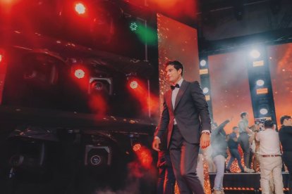 Danilo Carrera durante la gala de Miss Universo Ecuador, en Machala.